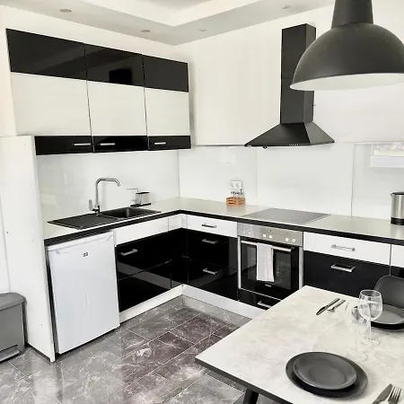 Apartmán 6 Min Zum Hbf - Ideal Fuer Paare, Solo-reisende Oder Business-reisende *