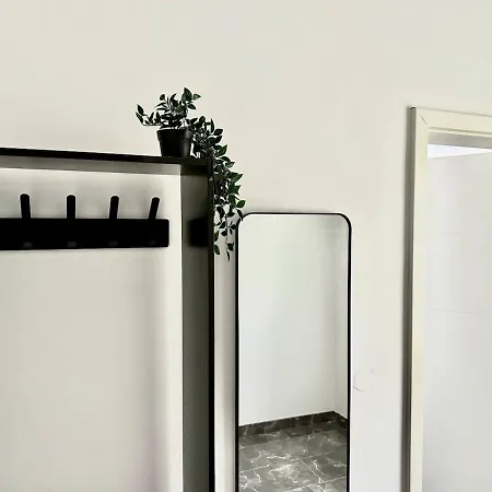 Apartmán 6 Min Zum Hbf - Ideal Fuer Paare, Solo-reisende Oder Business-reisende Mönchengladbach