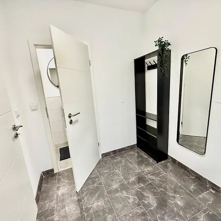 Apartmán 6 Min Zum Hbf - Ideal Fuer Paare, Solo-reisende Oder Business-reisende Mönchengladbach