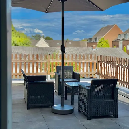 6 Min Zum Hbf - Ideal Fuer Paare, Solo-reisende Oder Business-reisende * بوروسيا مونشنغلادباخ