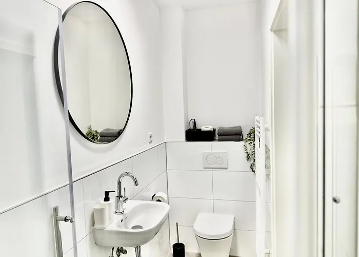 6 Min Zum Hbf - Ideal Fuer Paare, Solo-reisende Oder Business-reisende * بوروسيا مونشنغلادباخ